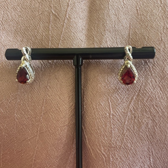 Genuine Garnet and 925 Sterling Silver - Picture 2 of 4